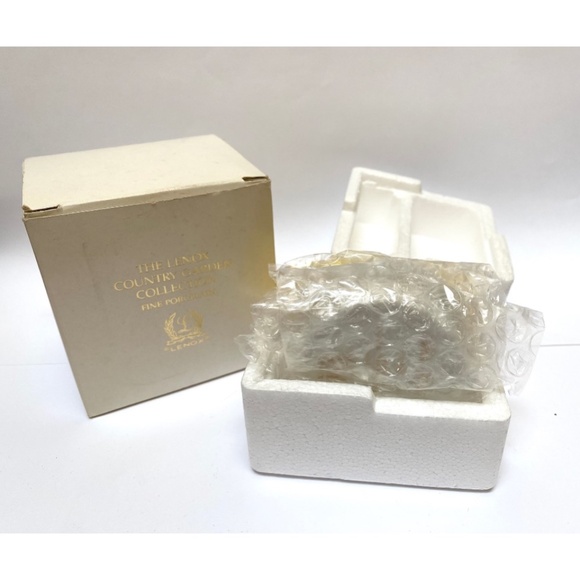 Vintage Lenox Blue Flag Iris Porcelain Trinket Box - Picture 2 of 8